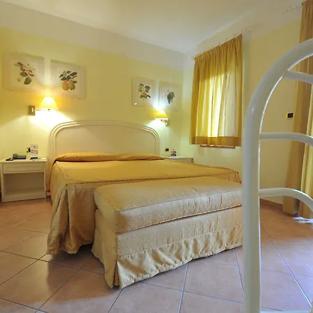 Hotel Mondotondo Villag - Villaggio Torre Del Faro 3*